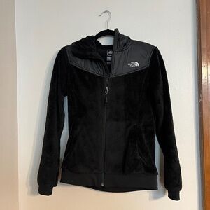 Black The North Face Fuzzy Fleece